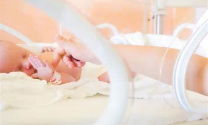Rovigo, lesioni al figlio appena nato: donna denuncia i medici