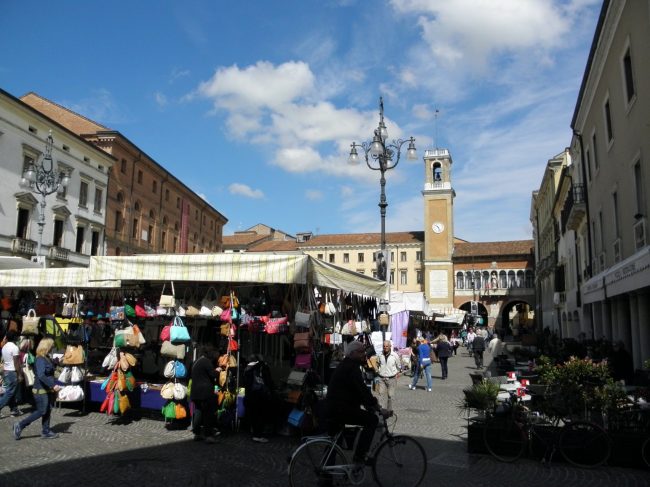 Coronavirus: a Rovigo mercati aperti