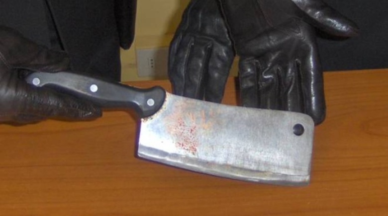 Rovigo: cinese aggredisce i datori di lavoro con una mannaia