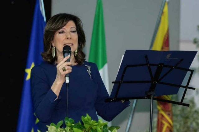 Casellati: “Nell’emergenza gli italiani riscoprono la solidarietà”