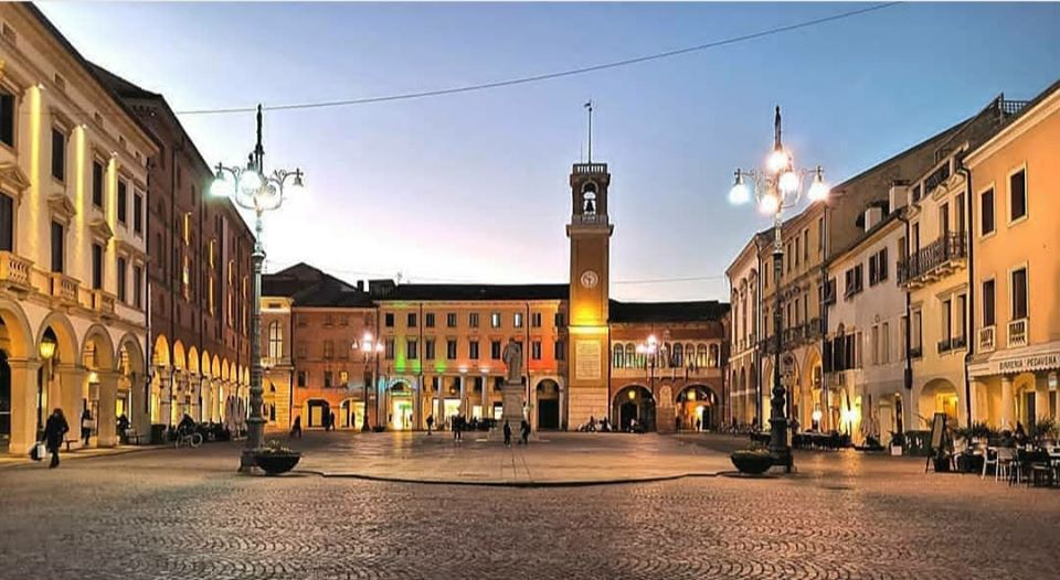 Protesta dei locali del centro: le luci dei negozi tornano ad accendersi