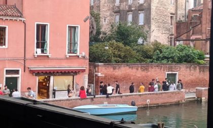A Venezia è spritz mania…ma le mascherine?