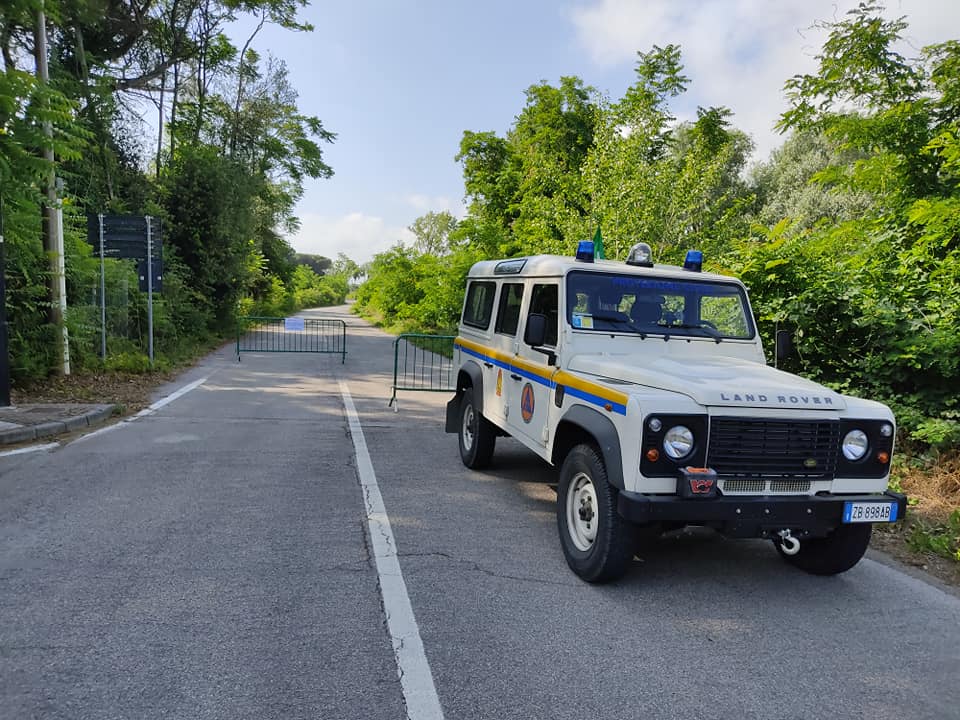 Rosolina: l’assalto dei turisti fronteggiato con la chiusura di una strada