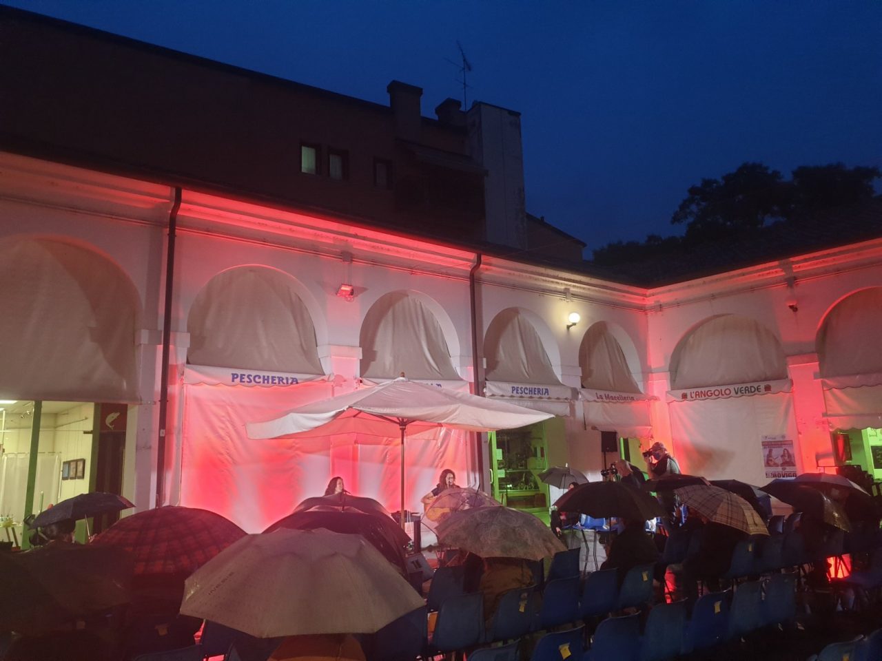 La pioggia non rovina la ripresa delle attività teatrali a Rovigo