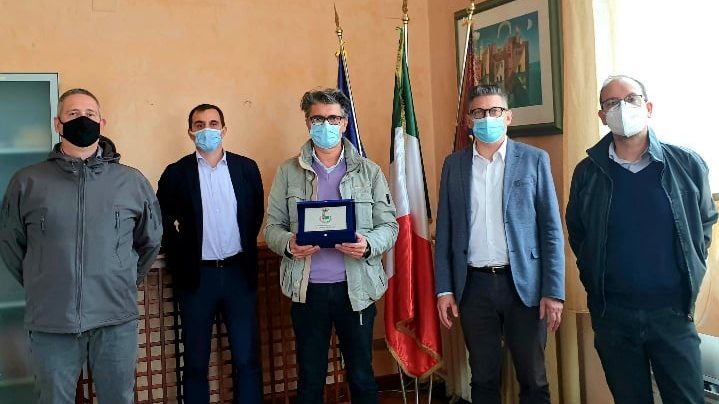Un riconoscimento ai parenti di Loris Montagna, giovane artificiere che sacrificò la sua vita