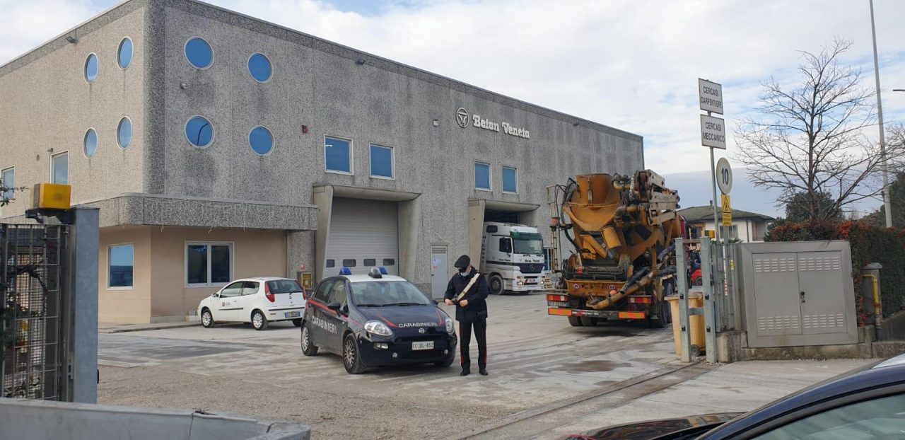 Operaio di Badia Polesine con una manovra accidentale colpisce il collega, corsa all’ospedale