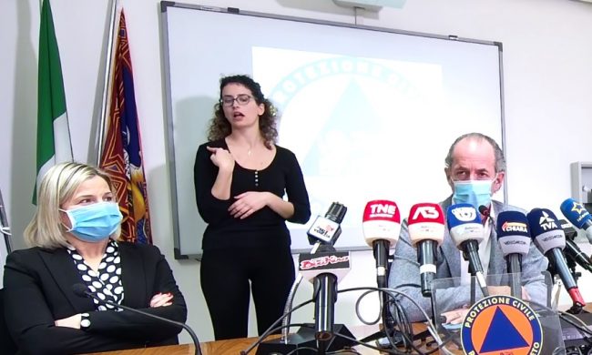 Covid, Zaia: “Aumentano contagi, ricoveri e terapie intensive. Da lunedì siamo a rischio arancione”