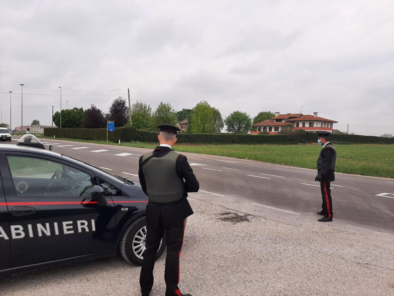 Fermato per un controllo a Castelnovo Bariano, 29enne era in possesso di cocaina