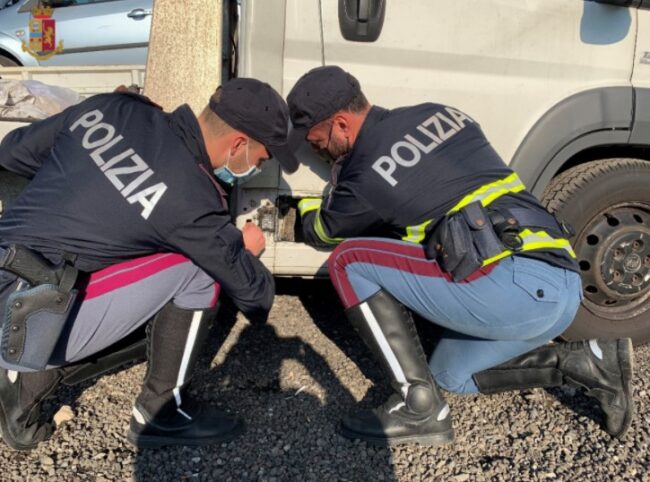 Fermati a Rovigo “i signori della droga”, nel camion trasportavano 10kg di coca: avrebbero fruttato 4 milioni di euro