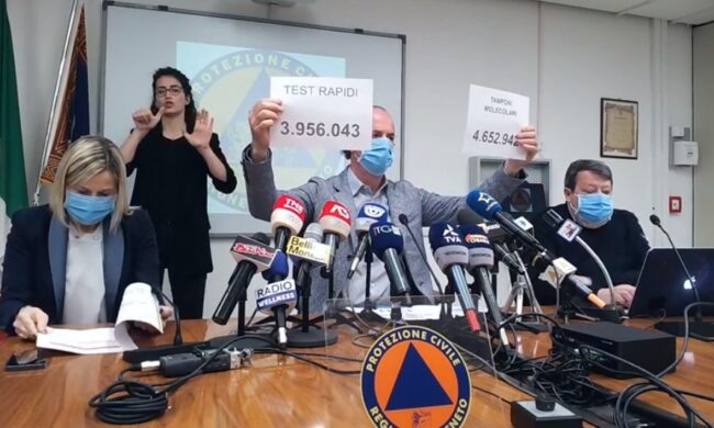 Covid, Zaia: “Nuovo stop AstraZeneca? Sarebbe una tragedia” | +1111 positivi | Dati 7 aprile 2021