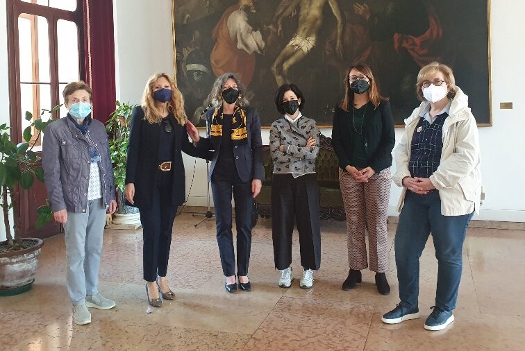 Il Club Soroptmist ha donato un computer alla casa rifugio del Centro Antiviolenza Polesano