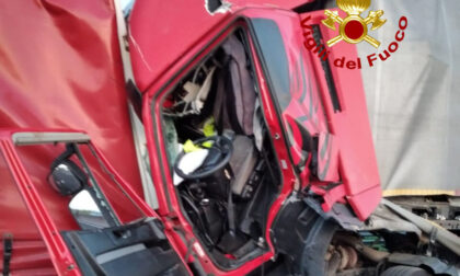 Tragedia sull'A13: tamponamento fra 3 mezzi pesanti, morto un autista