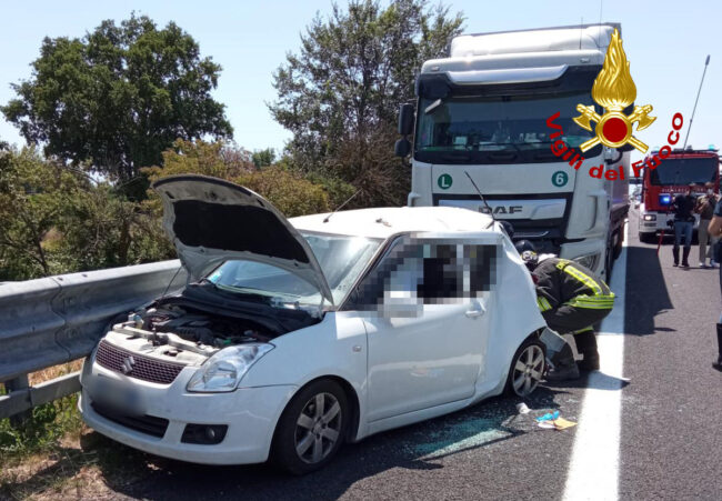 Incidente mortale in A13, la vittima è una 69enne