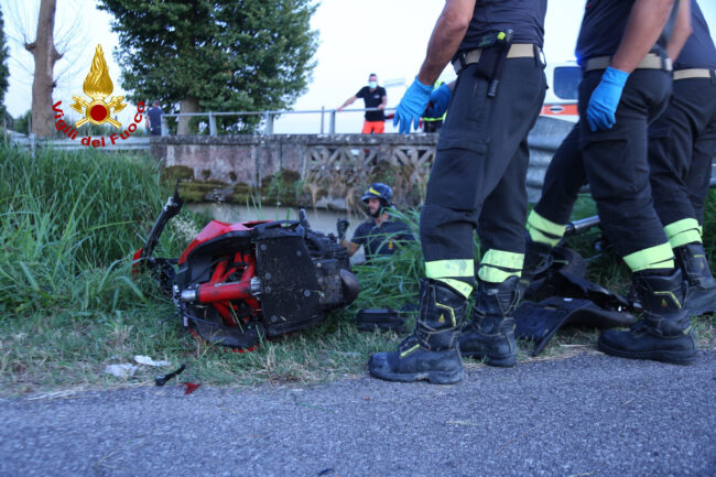 Schianto tra una moto e un’auto a Badia Polesine: morto centauro 33enne