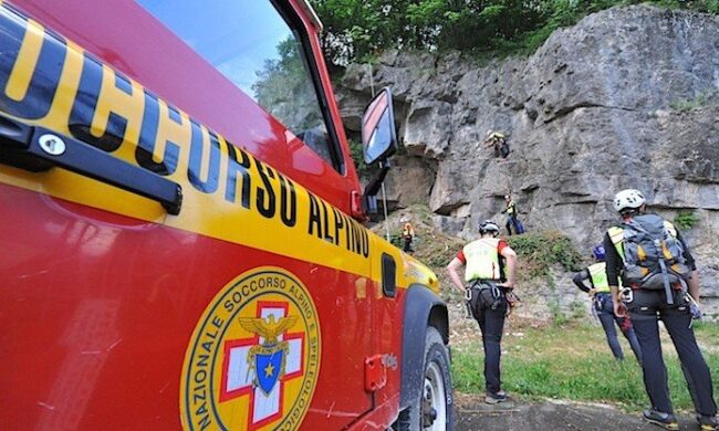 Atleta cade sbattendo la testa scendendo dal Bivio Italia verso il Rifugio Tre Fontane
