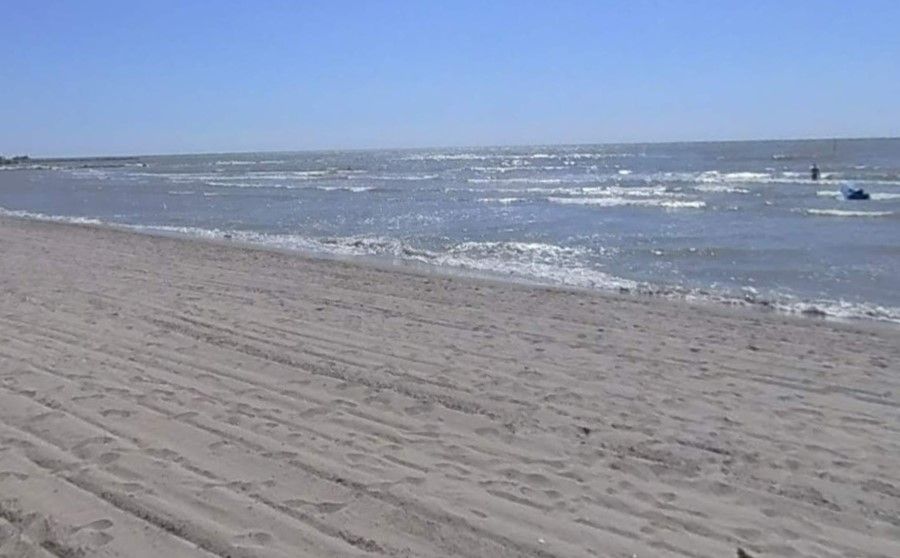 Turista ha un malore davanti alla Spiaggia delle Conchiglie: 58enne muore annegato