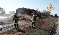 Incendio a Fenil del Turco: in fiamme un deposito di balle di paglia