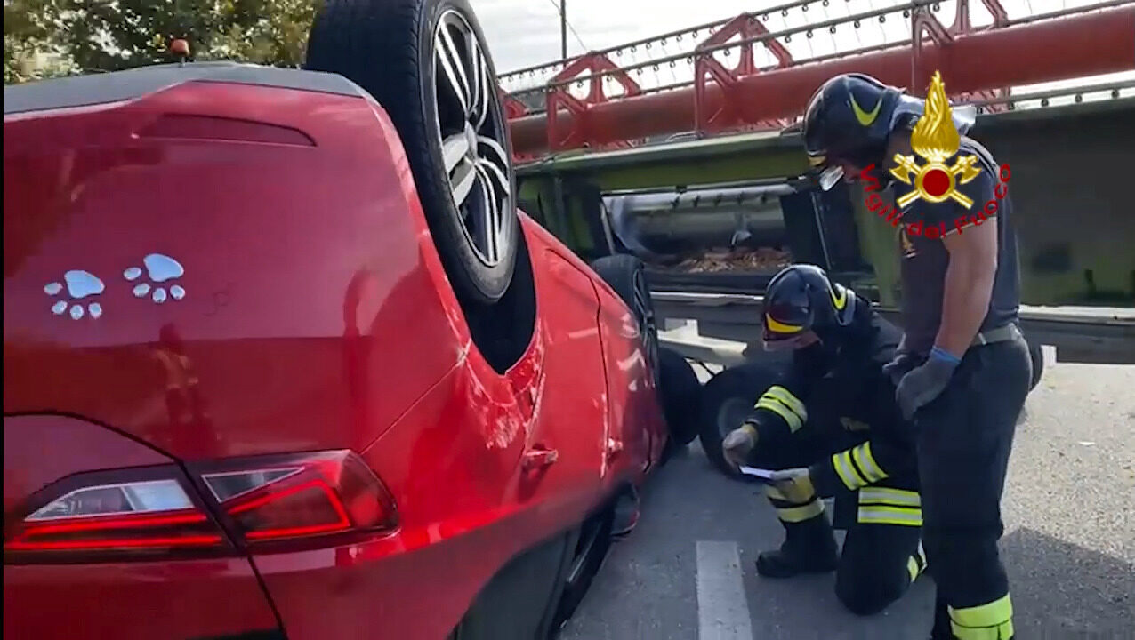 Guarda Veneta, il video dell’auto capovolta dopo lo scontro col trattore