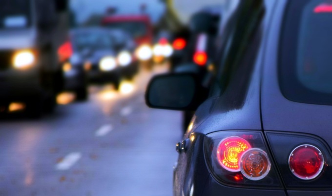 Il semaforo diventa verde ma l’auto non riparte: lo trovano morto al volante