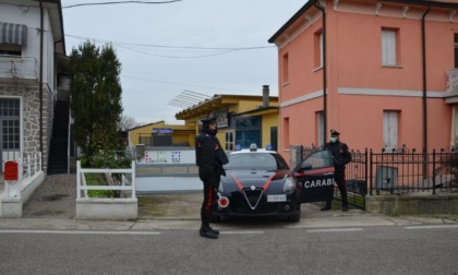 Ubriaco al volante, viene fermato dai Carabinieri: nell'auto il "bottino" trafugato da una ditta di Bergantino