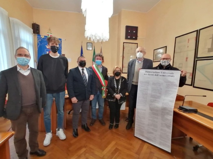 Diritti umani, ad Adria l’unione fa la forza: il Comune coinvolge gli studenti delle scuole superiori