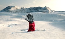 La mano sbucava dalla neve: lo scialpinista rodigino disperso è salvo, ma in grave ipotermia