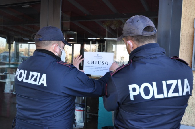 Aperitivo con rissa (a sediate) e caffè corretto droga, chiuso locale a Rovigo