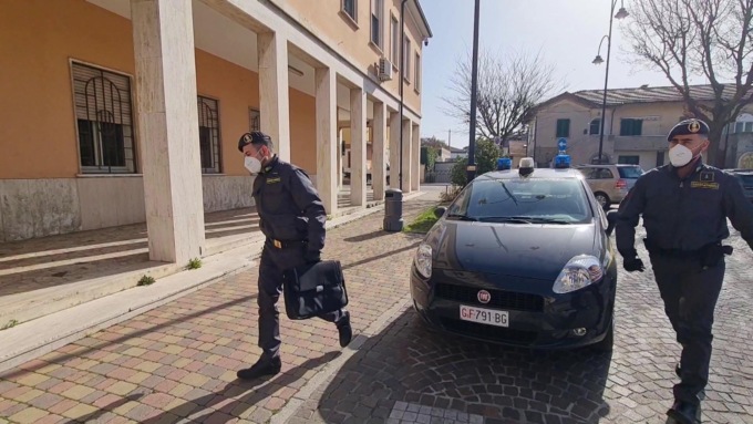 Imprenditore cinese maxi evasore, sequestrati beni per mezzo milione di euro