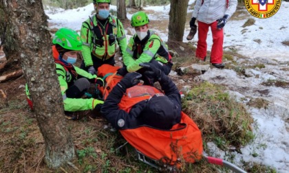 Scivola su una lastra di ghiaccio, escursionista 49enne salvato dal Soccorso alpino
