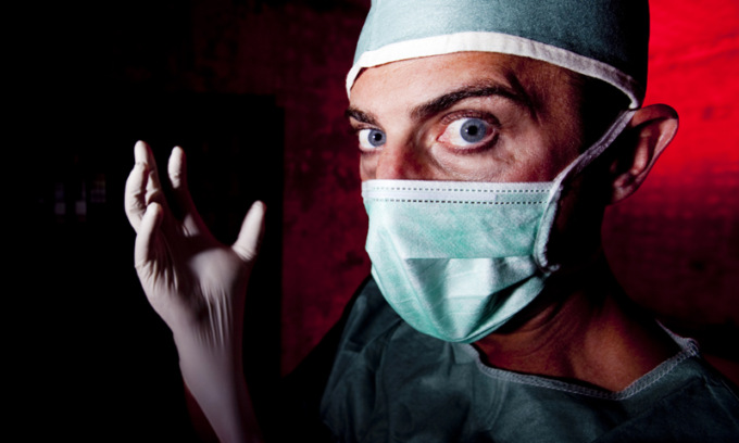 Medico No vax sospeso continuava a lavorare nel proprio studio