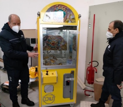 Rovigo, confiscati apparecchi da gioco irregolari: saranno distrutti