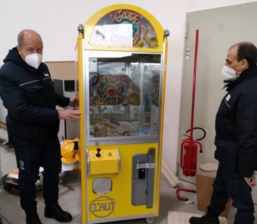 Rovigo, confiscati apparecchi da gioco irregolari: saranno distrutti