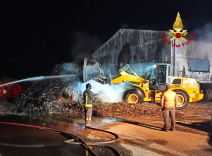 Le immagini del maxi incendio nella EniBioCH4in ex Nuova Amit