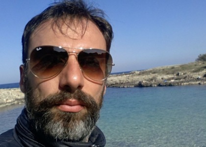 E’ Giuseppe Fatalino l’operaio morto dopo un volo di cinque metri mentre sistemava un’insegna