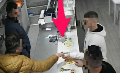 Sgominata banda di spacciatori, cedevano droga al bancone del bar: 4 arresti