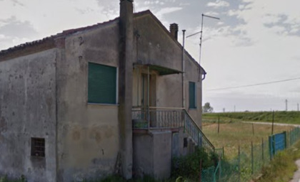 Lendinara, muore accoltellato mentre cerca di sedare una lite: killer in fuga
