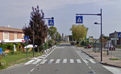 Adria, con lo scooter si schianta contro un’auto: morto sul colpo