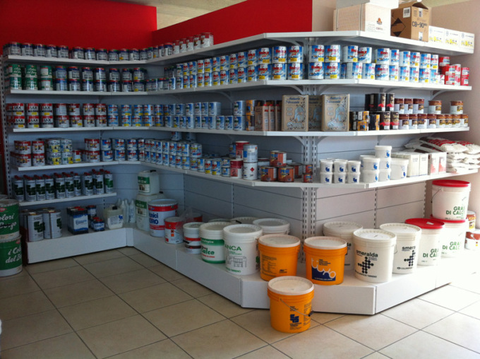 Dagli allestimenti completi per negozi alle scaffalature, Castellani Shop: l’arredo italiano certificato