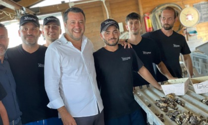 Matteo Salvini, tappa in Polesine per incontrare i pescatori: "Sosteniamoli, mangiamo italiano"