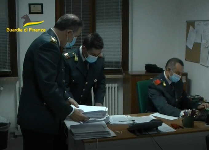Fatture per operazioni “fantasma” ed entità societarie “cartiere”: maxi frode fiscale da 10 milioni nel Rodigino