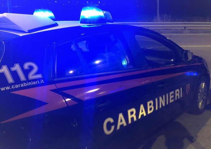 Incidente mortale sull’Adriatica, tremendo scontro tra auto e moto: deceduto sul colpo il centauro