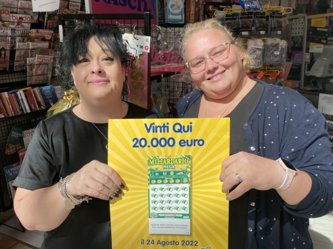Gioca 10 euro e ne vince 20mila: la Dea bendata “bacia” ancora la tabaccheria “Casa fortuna”