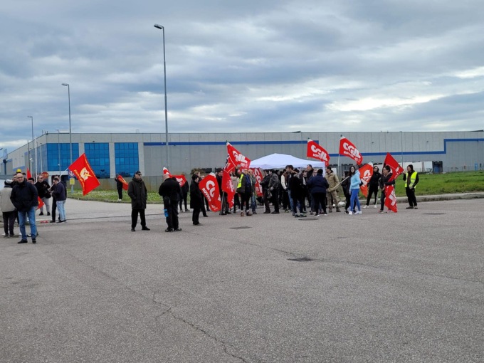 Magazzino a rischio: in Polesine 130 lavoratori in sciopero contro Amazon