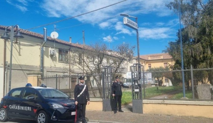 Pensionato trova un portafoglio con più di mille euro e lo consegna ai Carabinieri