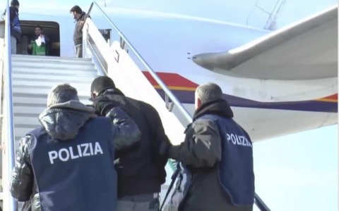 Pluripregiudicato tunisino rimpatriato dalla Polizia di Stato di Rovigo
