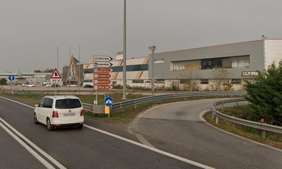Paura lungo la Romea per un incidente tra un’auto e un tir