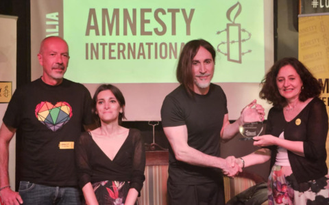 Premio Amnesty International: Manuel Agnelli vince con il brano “Severodonetsk”