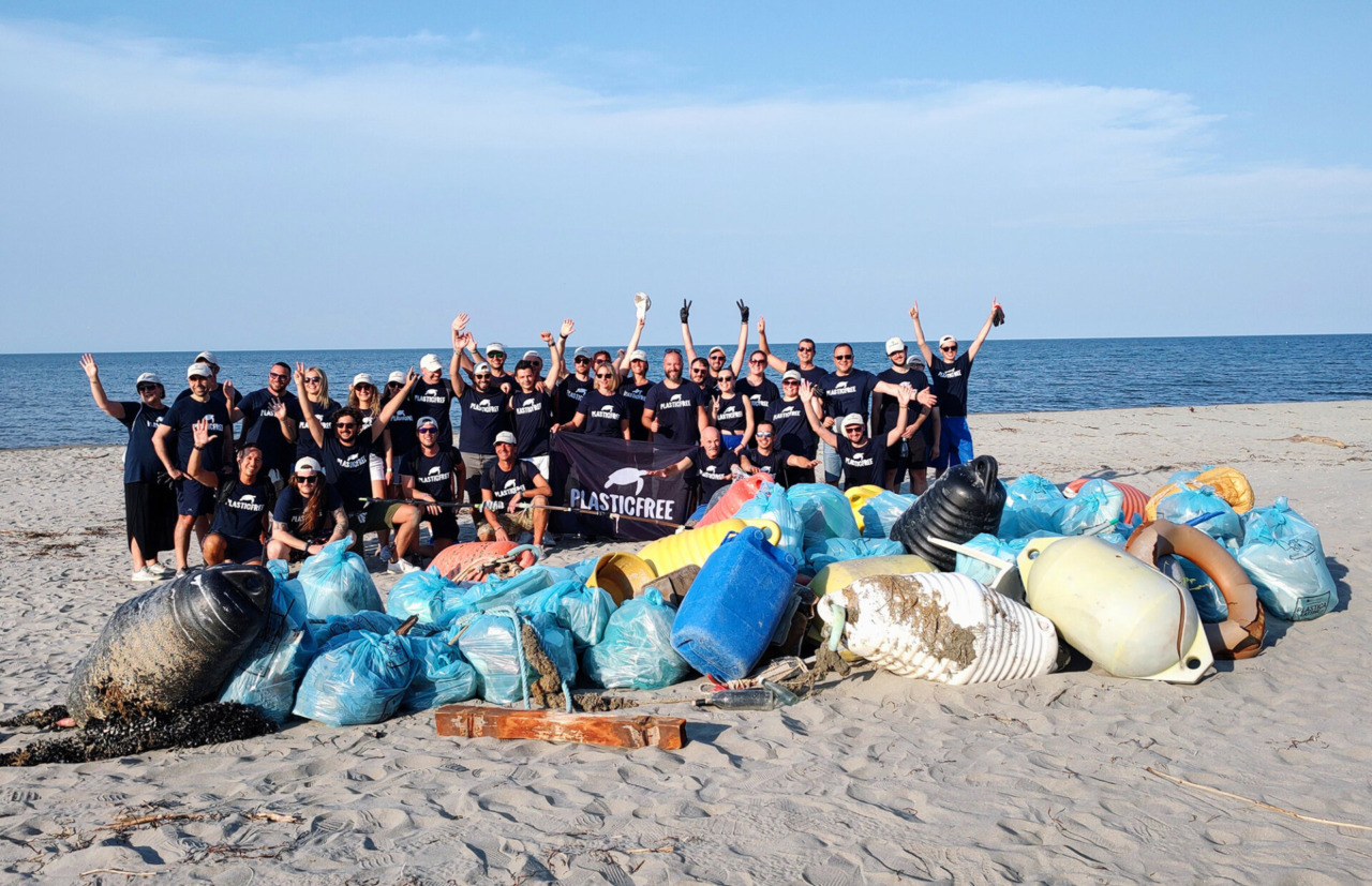 850 kg di rifiuti raccolti sulle spiagge di Porto Tolle: “Piccole, grandi azioni per il cambiamento”