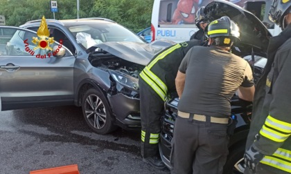 Grave incidente tra due auto lungo viale Porta Adige a Rovigo