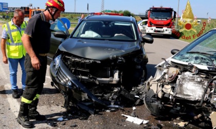 Canda, incidente frontale tra una Peugeot e una microcar: 66enne deceduto sul colpo